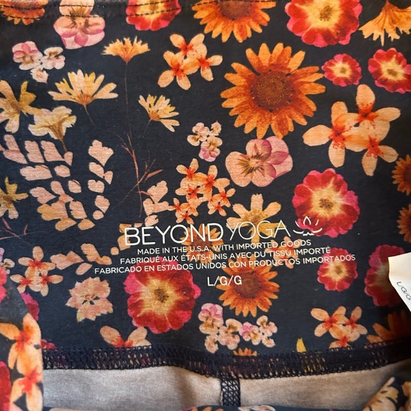 Beyond Yoga Floral Set - Picture 6 of 6